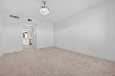 Copropriété à vendre à Lantana, Floride: 2 chambres, 117.52 m2 № 2146233 - photo 14