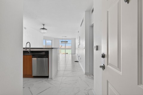 Copropriété à vendre à Lantana, Floride: 2 chambres, 117.52 m2 № 2146233 - photo 11