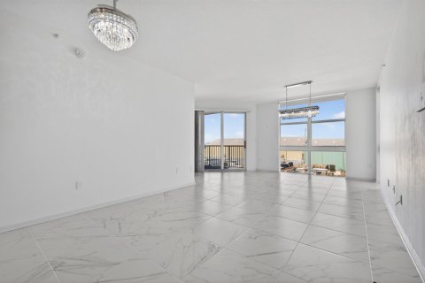 Copropriété à vendre à Lantana, Floride: 2 chambres, 117.52 m2 № 2146233 - photo 12