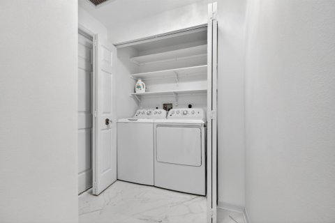Copropriété à vendre à Lantana, Floride: 2 chambres, 117.52 m2 № 2146233 - photo 24