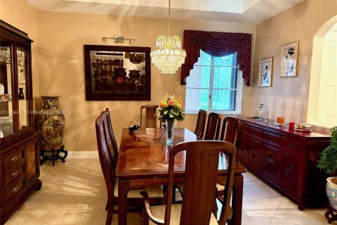 House in Miramar, Florida 4 bedrooms, 281.12 sq.m. № 1841051 - photo 11
