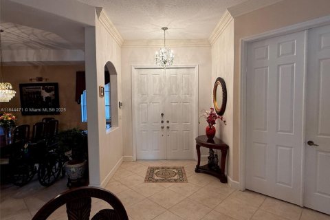 House in Miramar, Florida 4 bedrooms, 281.12 sq.m. № 1841051 - photo 10