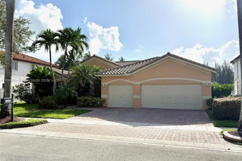 House in Miramar, Florida 4 bedrooms, 281.12 sq.m. № 1841051 - photo 2
