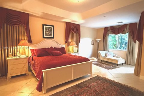 House in Miramar, Florida 4 bedrooms, 281.12 sq.m. № 1841051 - photo 25