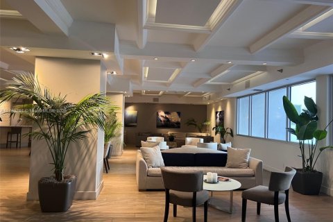 Condo in Miami Beach, Florida, 1 bedroom  № 2012852 - photo 16