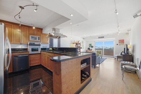 Condo in Fort Lauderdale, Florida, 1 bedroom  № 2175387 - photo 3