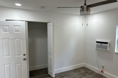 Villa ou maison à louer à Miami, Floride: 2 chambres, 78.04 m2 № 2002334 - photo 20