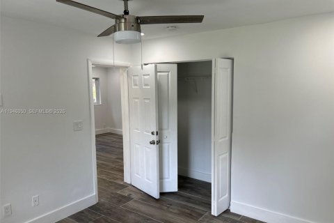 Villa ou maison à louer à Miami, Floride: 2 chambres, 78.04 m2 № 2002334 - photo 19