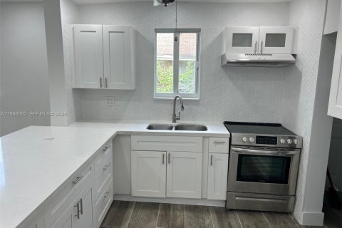 Villa ou maison à Miami, Floride 2 chambres, 78.04 m2 № 2002334