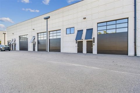 Immobilier commercial à vendre à Tampa, Floride: 114.27 m2 № 2425267 - photo 4