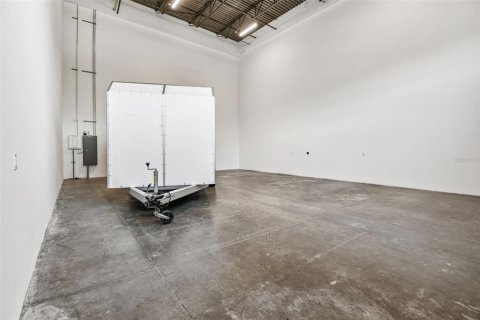Immobilier commercial à vendre à Tampa, Floride: 114.27 m2 № 2425267 - photo 10