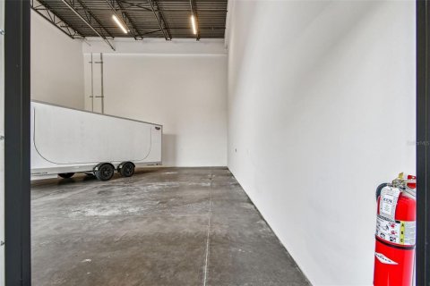 Immobilier commercial à vendre à Tampa, Floride: 114.27 m2 № 2425267 - photo 7