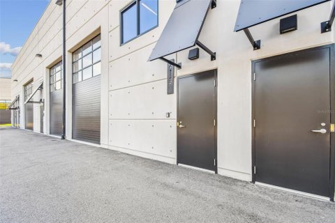 Immobilier commercial à vendre à Tampa, Floride: 114.27 m2 № 2425267 - photo 3