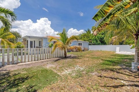 Casa en venta en Miami, Florida, 3 dormitorios, 136.38 m2 № 1880200 - foto 17