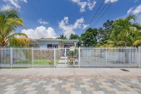 Casa en venta en Miami, Florida, 3 dormitorios, 136.38 m2 № 1880200 - foto 19