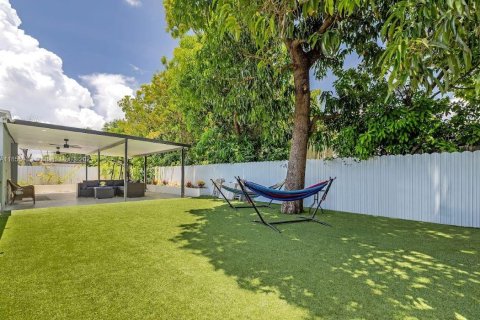 Casa en venta en Miami, Florida, 3 dormitorios, 136.38 m2 № 1880200 - foto 14