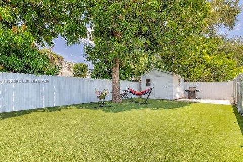Casa en venta en Miami, Florida, 3 dormitorios, 136.38 m2 № 1880200 - foto 16