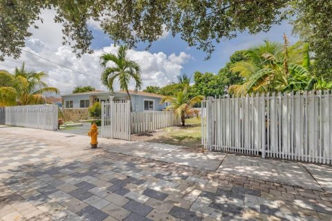 Casa en venta en Miami, Florida, 3 dormitorios, 136.38 m2 № 1880200 - foto 18