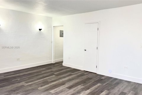 Studio in Miami Beach, Florida № 2155033