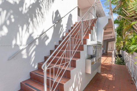 Apartment in Miami Beach, Florida 55.74 sq.m. № 2155033 - photo 7