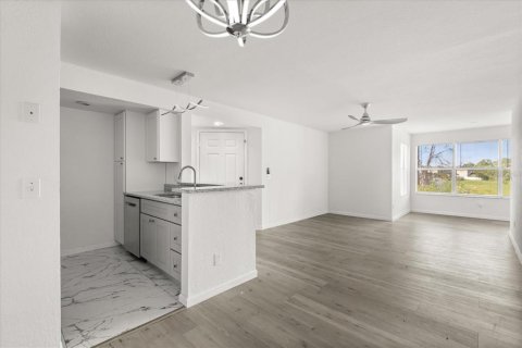 Condominio en venta en Orlando, Florida, 2 dormitorios, 85.38 m2 № 1899082 - foto 4