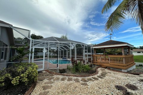 House in Cooper City, Florida 3 bedrooms, 190.73 sq.m. № 1863041 - photo 3