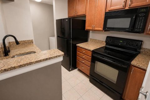 Condo in Altamonte Springs, Florida, 1 bedroom № 2107401 - photo 9
