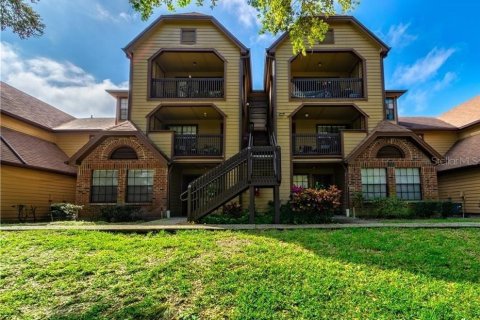 Condo in Altamonte Springs, Florida, 1 bedroom № 2107401 - photo 2