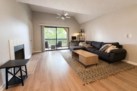 Condo in Altamonte Springs, Florida, 1 bedroom № 2107401 - photo 4