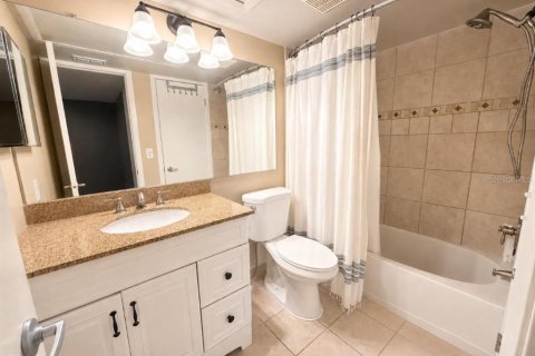 Condo in Altamonte Springs, Florida, 1 bedroom № 2107401 - photo 15