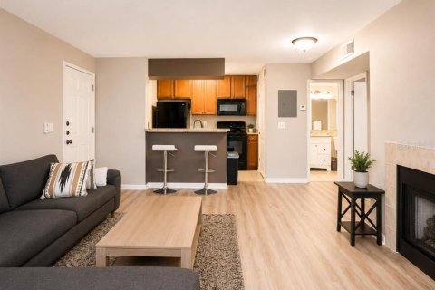 Condo in Altamonte Springs, Florida, 1 bedroom № 2107401 - photo 5
