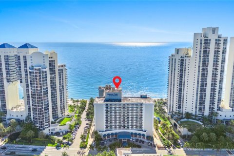 Hôtel, hôtellerie à vendre à Sunny Isles Beach, Floride: 33.44 m2 № 1887514 - photo 1