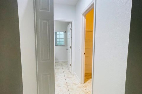 Villa ou maison à louer à Kissimmee, Floride: 3 chambres, 138.42 m2 № 1771784 - photo 12
