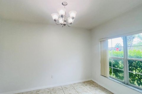 Villa ou maison à louer à Kissimmee, Floride: 3 chambres, 138.42 m2 № 1771784 - photo 3
