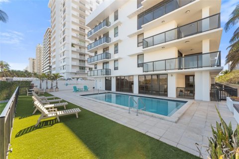 Condominio en venta en Miami Beach, Florida, 3 dormitorios, 160.07 m2 № 1645650 - foto 20