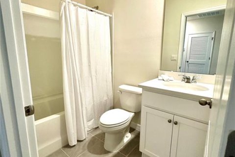 Townhouse in Davenport, Florida 3 bedrooms, 140.75 sq.m. № 2233387 - photo 13