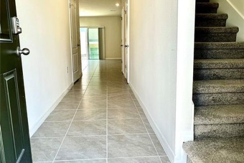 Townhouse in Davenport, Florida 3 bedrooms, 140.75 sq.m. № 2233387 - photo 3