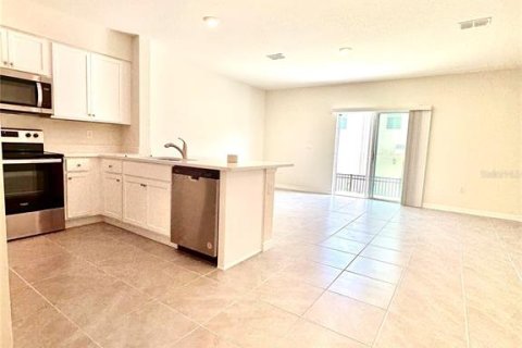 Townhouse in Davenport, Florida 3 bedrooms, 140.75 sq.m. № 2233387 - photo 7