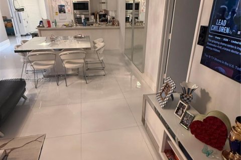 Купить кондоминиум в Санни-Айлс-Бич, Флорида 3 спальни, 153.1м2, № 2027352 - фото 7