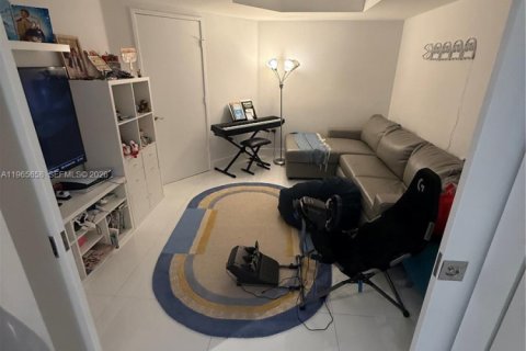 Купить кондоминиум в Санни-Айлс-Бич, Флорида 3 спальни, 153.1м2, № 2027352 - фото 17