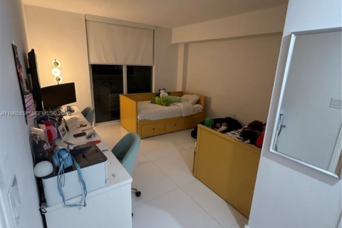 Купить кондоминиум в Санни-Айлс-Бич, Флорида 3 спальни, 153.1м2, № 2027352 - фото 15