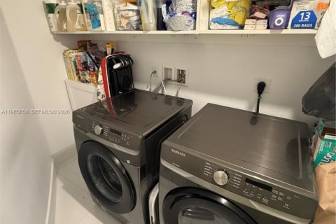 Купить кондоминиум в Санни-Айлс-Бич, Флорида 3 спальни, 153.1м2, № 2027352 - фото 18