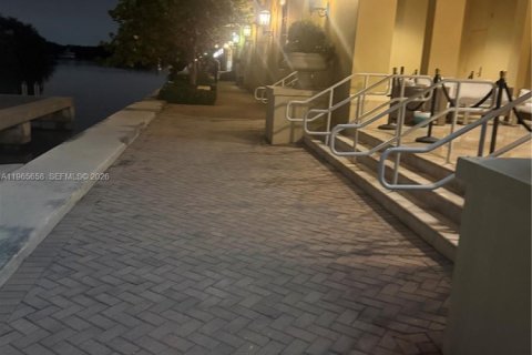 Купить кондоминиум в Санни-Айлс-Бич, Флорида 3 спальни, 153.1м2, № 2027352 - фото 30