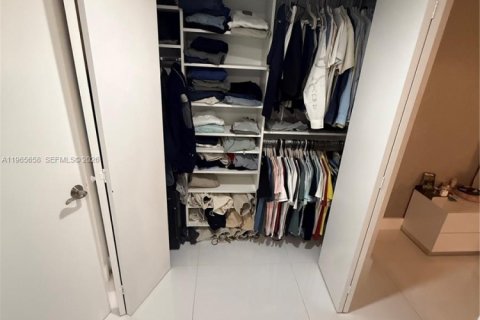 Купить кондоминиум в Санни-Айлс-Бич, Флорида 3 спальни, 153.1м2, № 2027352 - фото 13