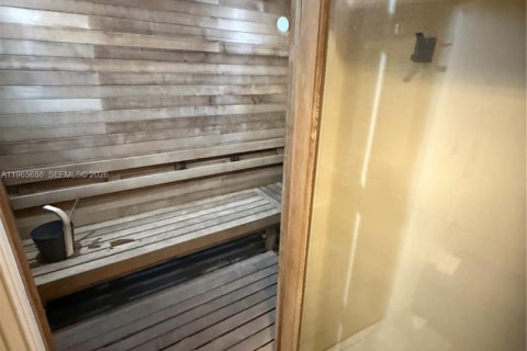 Купить кондоминиум в Санни-Айлс-Бич, Флорида 3 спальни, 153.1м2, № 2027352 - фото 27