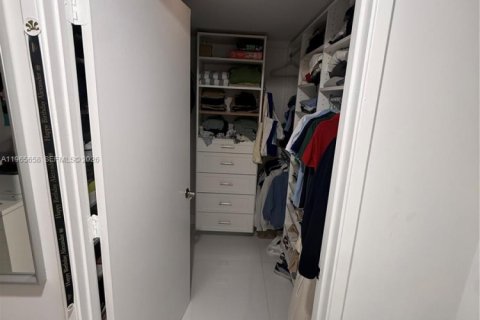 Купить кондоминиум в Санни-Айлс-Бич, Флорида 3 спальни, 153.1м2, № 2027352 - фото 14