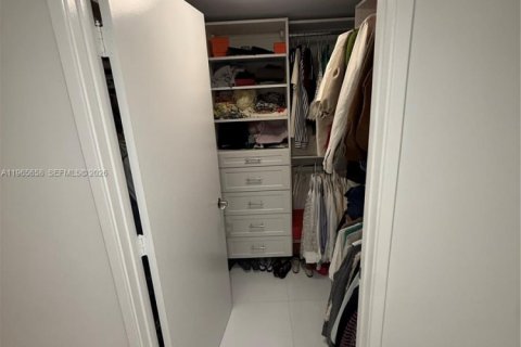 Купить кондоминиум в Санни-Айлс-Бич, Флорида 3 спальни, 153.1м2, № 2027352 - фото 12