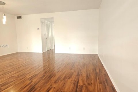 Copropriété à louer à Hallandale Beach, Floride: 1 chambre, 65.03 m2 № 2282932 - photo 3