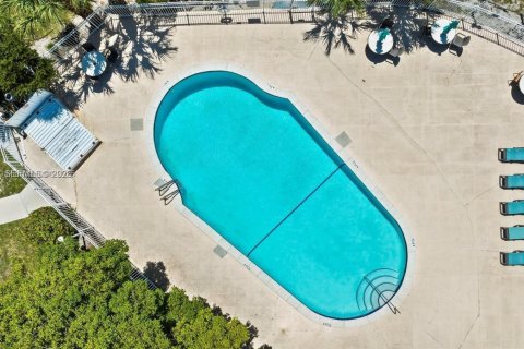 Copropriété à louer à Hallandale Beach, Floride: 1 chambre, 65.03 m2 № 2282932 - photo 12