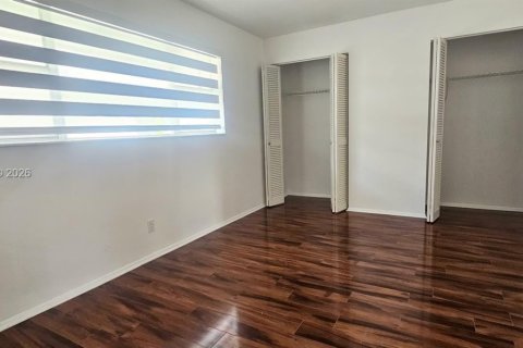 Copropriété à louer à Hallandale Beach, Floride: 1 chambre, 65.03 m2 № 2282932 - photo 7